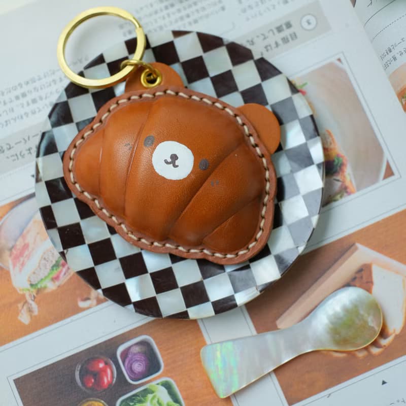 小熊牛角包鑰匙扣包包掛飾 手工真皮頭層牛皮製作
