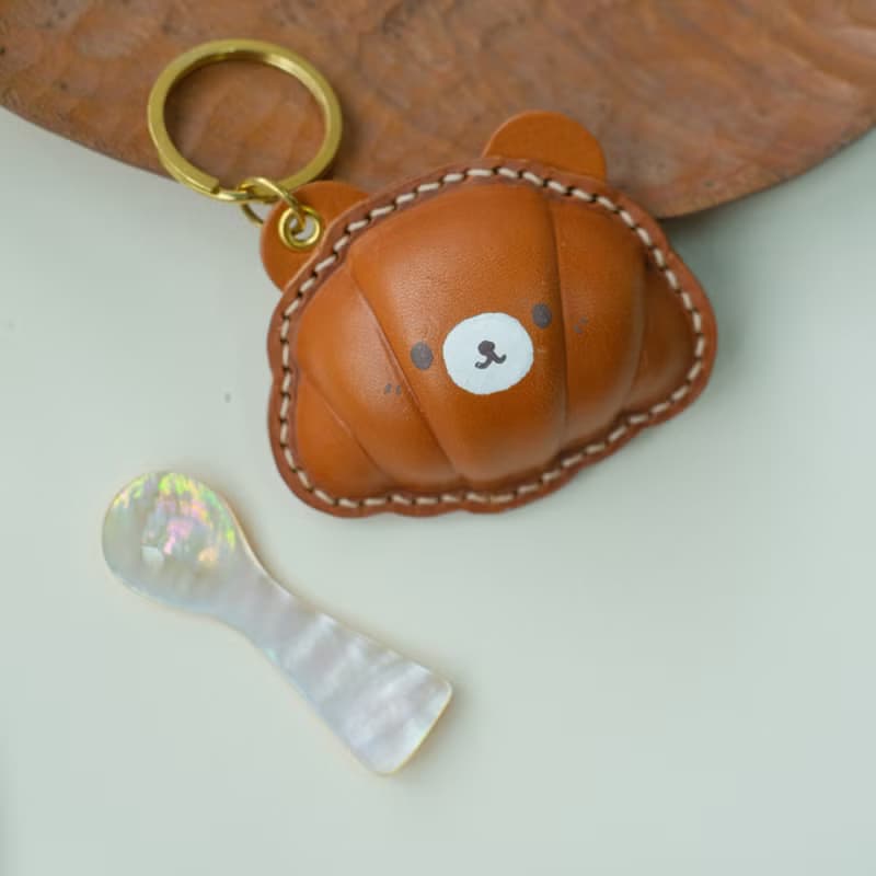 小熊牛角包鑰匙扣包包掛飾 手工真皮頭層牛皮製作