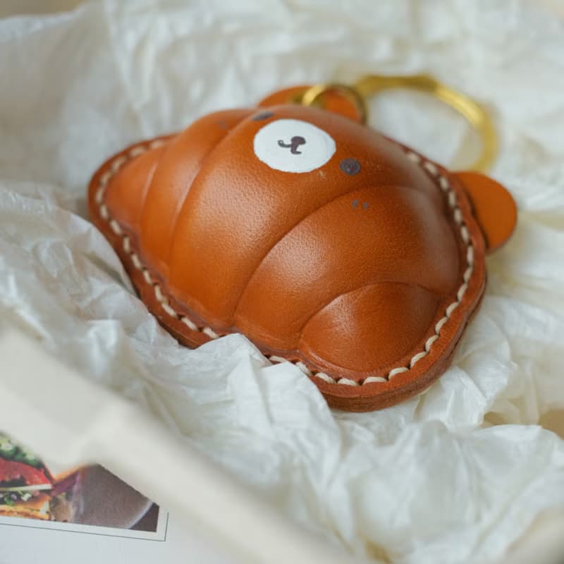 小熊牛角包鑰匙扣包包掛飾 手工真皮頭層牛皮製作