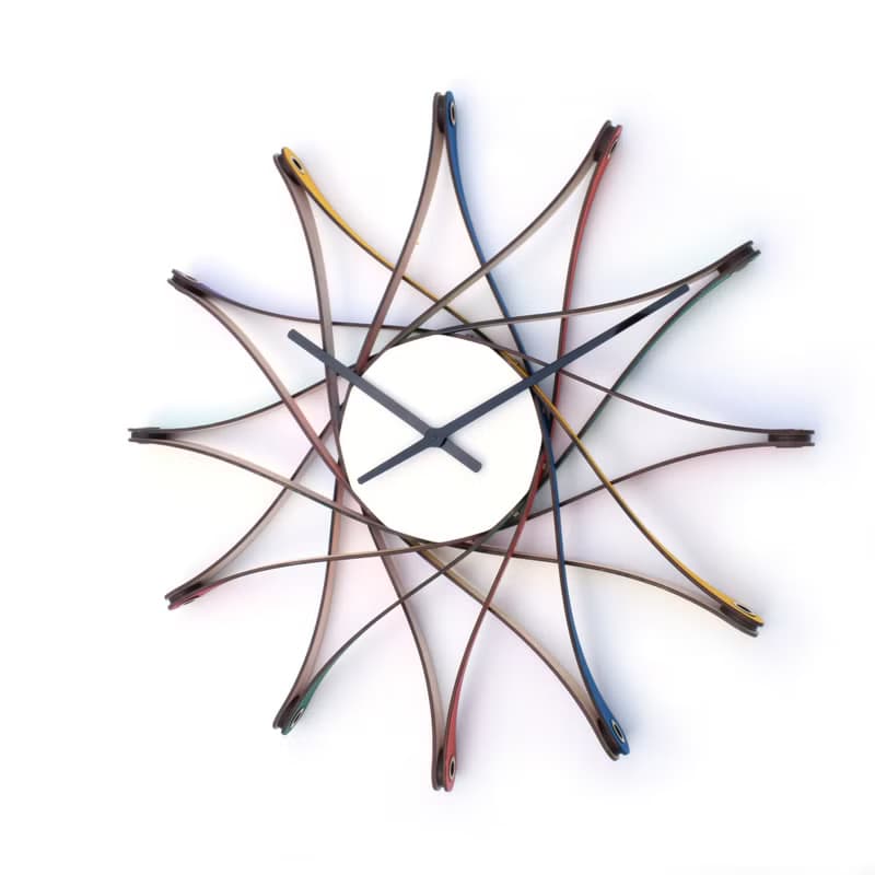 Propeller - 以彎曲膠合板製成的多色木製掛鐘