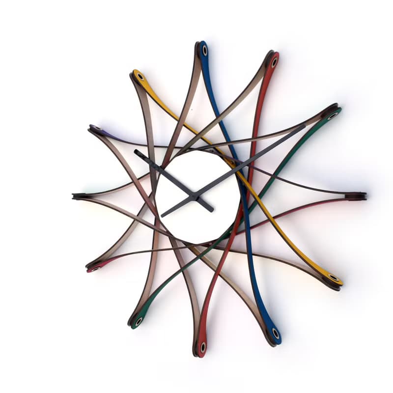 Propeller - 以彎曲膠合板製成的多色木製掛鐘