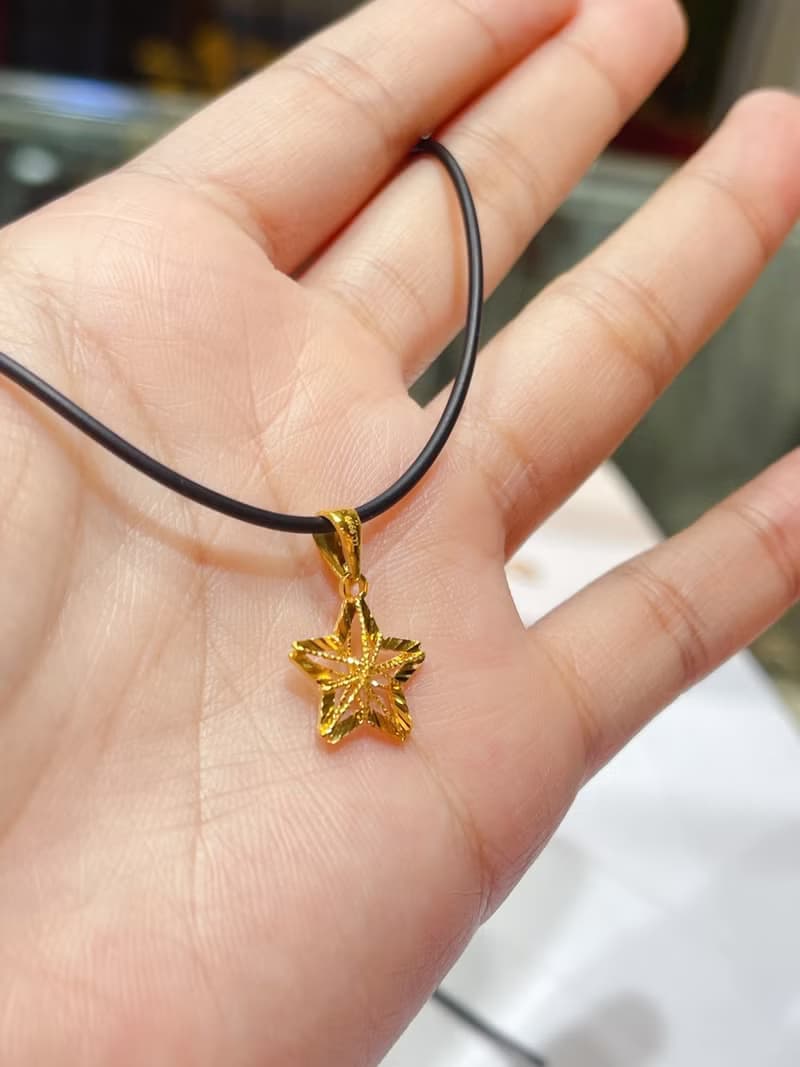 寶麗金珠寶-閃耀之星黃金墜子