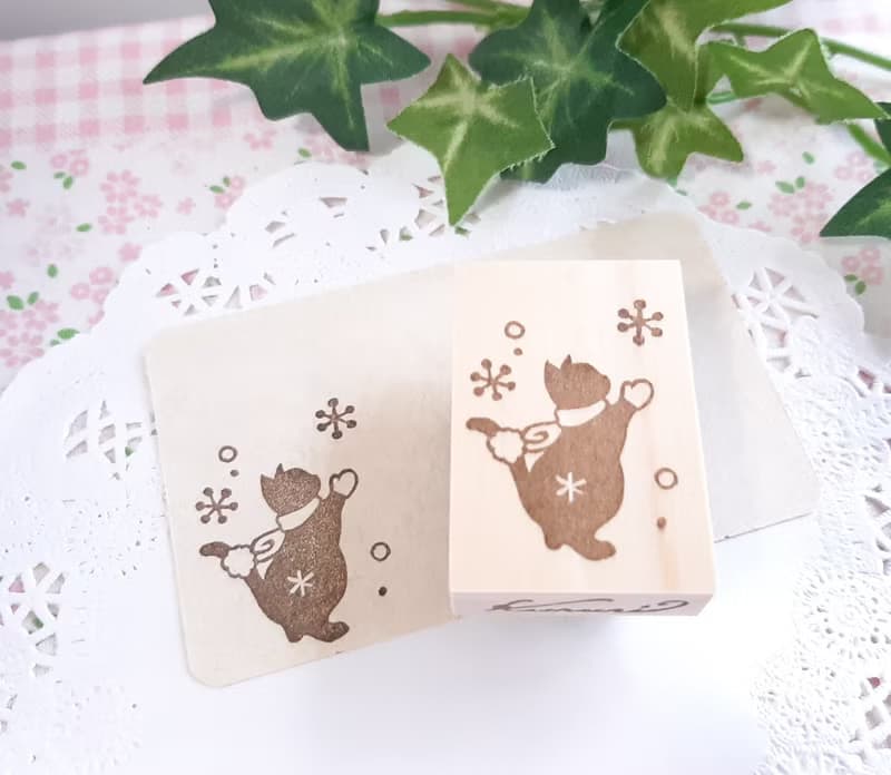 冬の子猫消しゴムはんこ　手袋