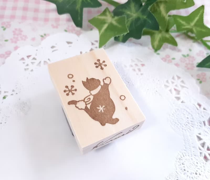 冬の子猫消しゴムはんこ　手袋