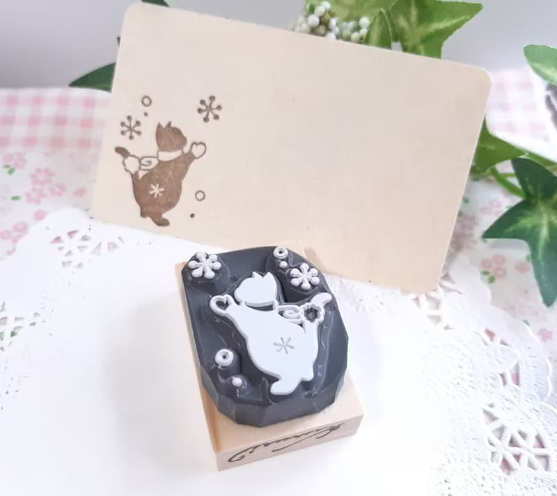 冬の子猫消しゴムはんこ　手袋