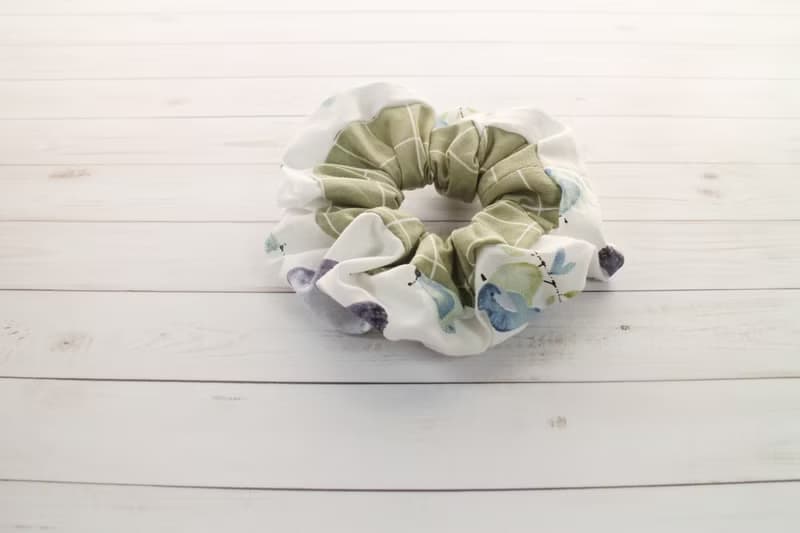 冬雪幻境 - 大腸圈 髮圈 髮束 雙面使用 手作拼布設計