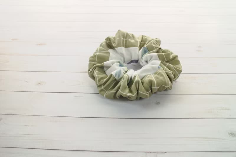 冬雪幻境 - 大腸圈 髮圈 髮束 雙面使用 手作拼布設計