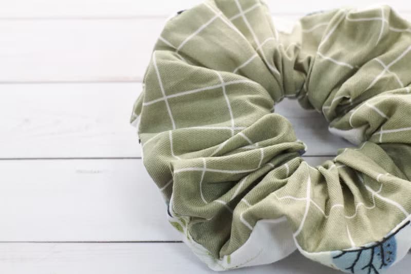 冬雪幻境 - 大腸圈 髮圈 髮束 雙面使用 手作拼布設計