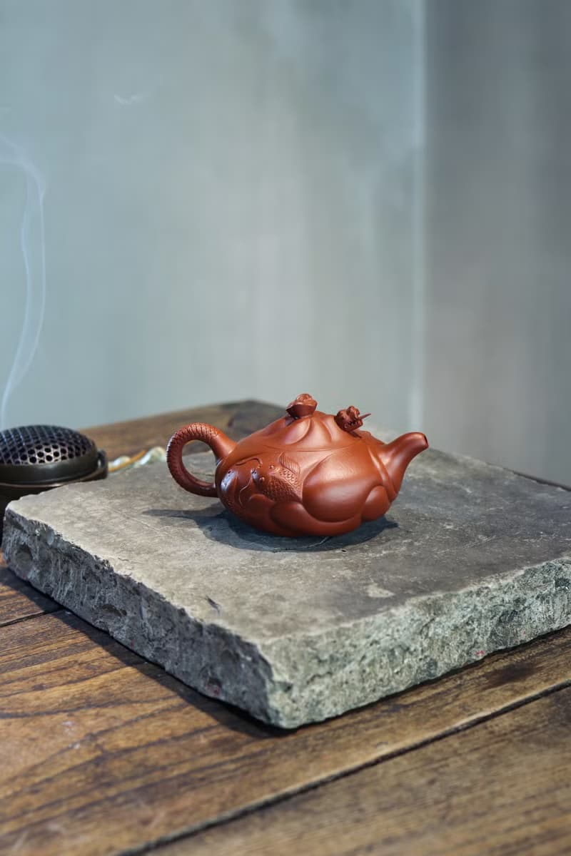 送禮紫砂壺茶壺鱼化龙 精品   朱泥 230ml 9孔 刘素素作品  选用