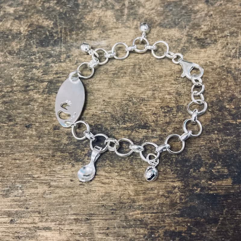 V44款-做不出一樣的銀手鍊-手腳印+銀湯匙-999純銀手鍊-御匠敲飾