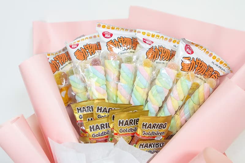 小朋友生日零食花束 (動物餅乾/小熊軟糖/QQ軟糖+麻花捲棉花糖串)