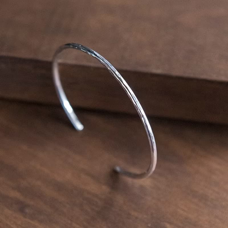 小清新 2mm 纖細版 鍛敲純銀手環