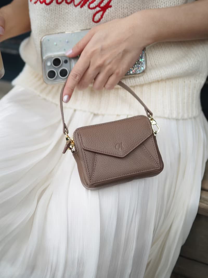 Valen (Warmtaupe) : Mini wallet, short wallet, cow leather, Brown, Zip pouch