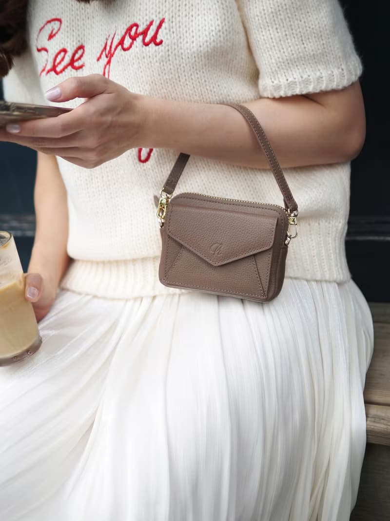 Valen (Warmtaupe) : Mini wallet, short wallet, cow leather, Brown, Zip pouch