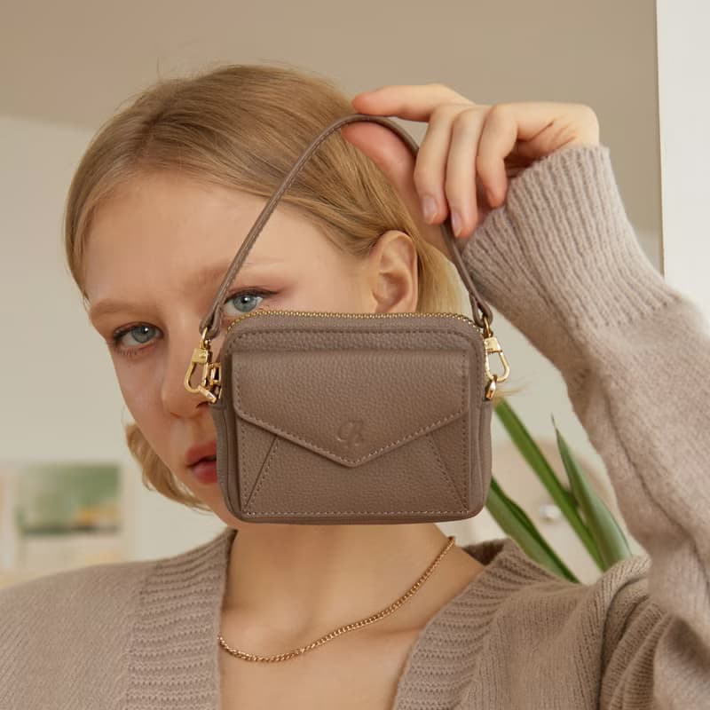 Valen (Warmtaupe) : Mini wallet, short wallet, cow leather, Brown, Zip pouch