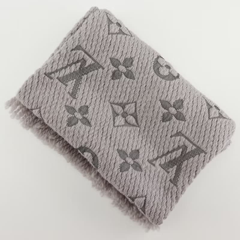 【日本直送】ルイ・ヴィトン LOUIS VUITTON エシャルプ・ロゴマニア マフラー M74742 ウール グレー GM1128 レディース【中古】