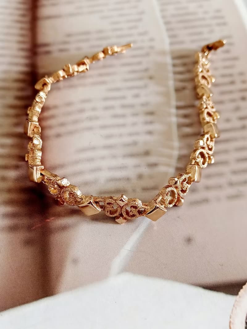 vintage jewelry    AVON  Precious Pretenders 系列手鍊