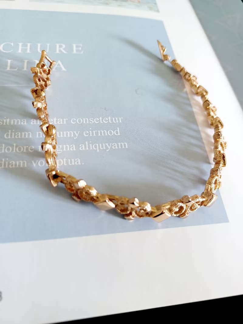 vintage jewelry    AVON  Precious Pretenders 系列手鍊