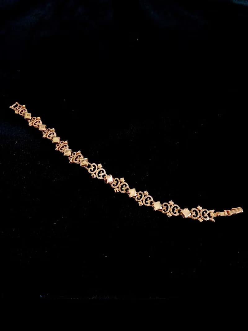 vintage jewelry    AVON  Precious Pretenders 系列手鍊