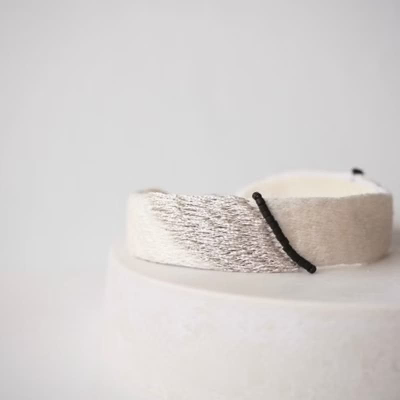刺繍ブレスレット　オフホワイト