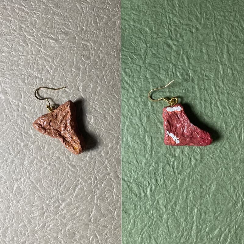 冬日紅襪配披薩手作耳環 - 紙漿陶土雕塑耳環