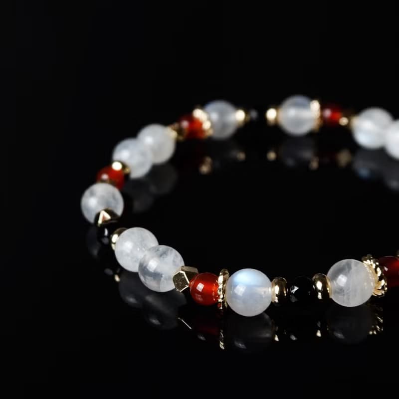 丹頂鶴 // 月光石紅瑪瑙黑瑪瑙 手鍊 // 內在平靜 好人緣 平安