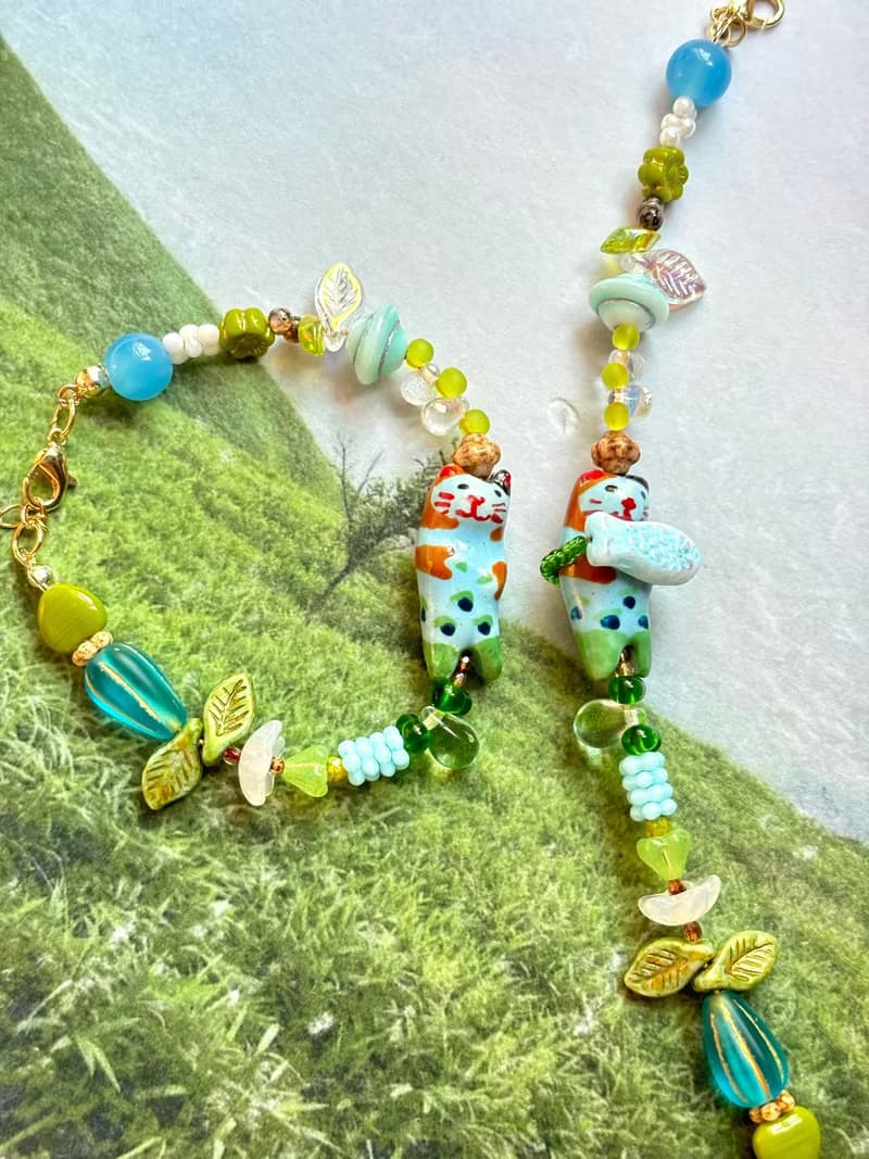 zi2.rennt|貓咪抱魚|手作手鍊 串珠手鍊 童趣手鍊 捷克珠 手環