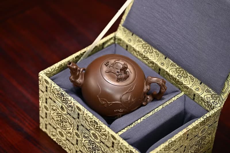 松鼠葡萄 全手工 正高工許學芳作品 容量350cc一廠紫泥子孫滿堂