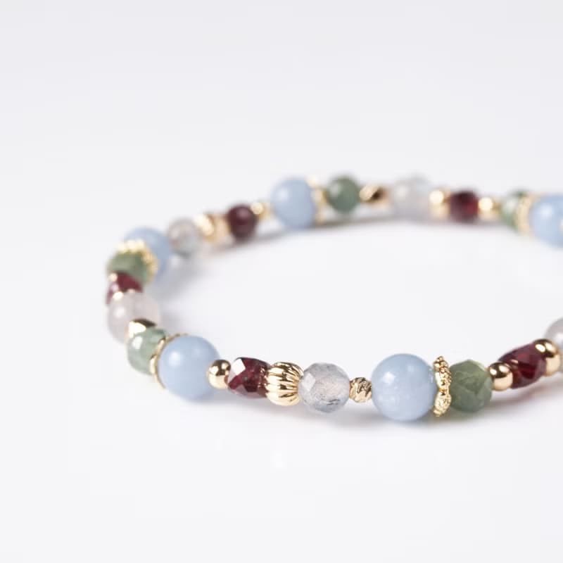 溪谷迴聲 // 天使石 拉長石 綠磷灰石 石榴石 水晶手鍊 /內在療癒