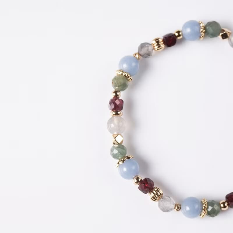 溪谷迴聲 // 天使石 拉長石 綠磷灰石 石榴石 水晶手鍊 /內在療癒