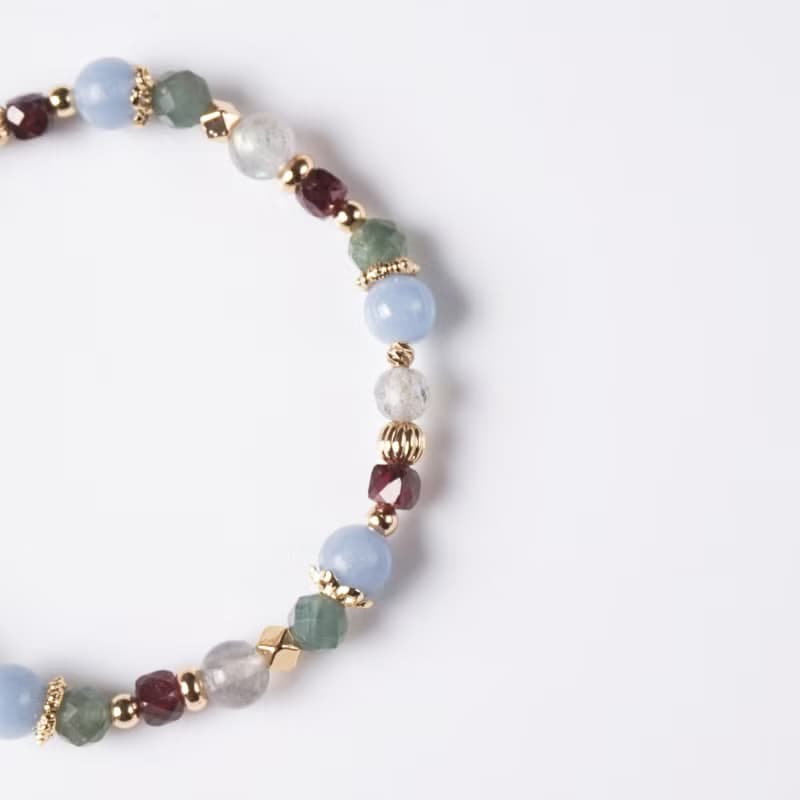 溪谷迴聲 // 天使石 拉長石 綠磷灰石 石榴石 水晶手鍊 /內在療癒