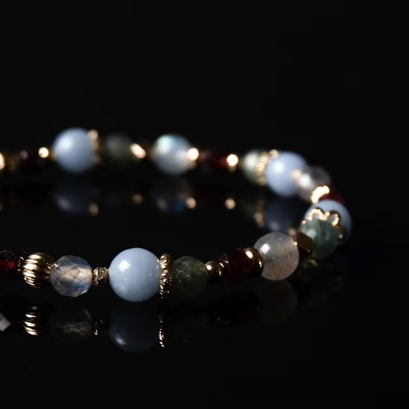 溪谷迴聲 // 天使石 拉長石 綠磷灰石 石榴石 水晶手鍊 /內在療癒