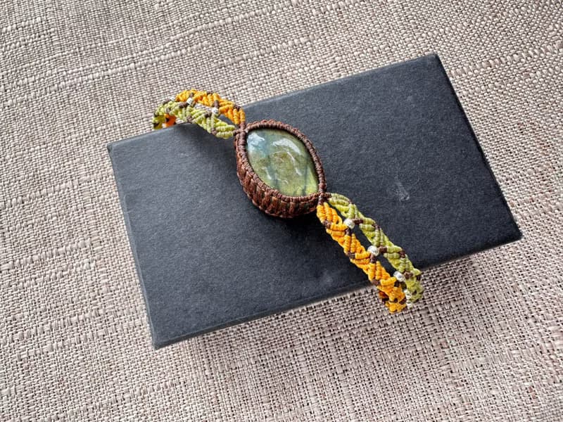 230454 Macrame 南美蠟線 拉長石 手鍊