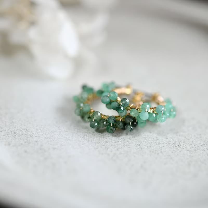 オリジナル 梅シリーズ エメラルドの フープピアスの 5月誕生石　両耳用 大