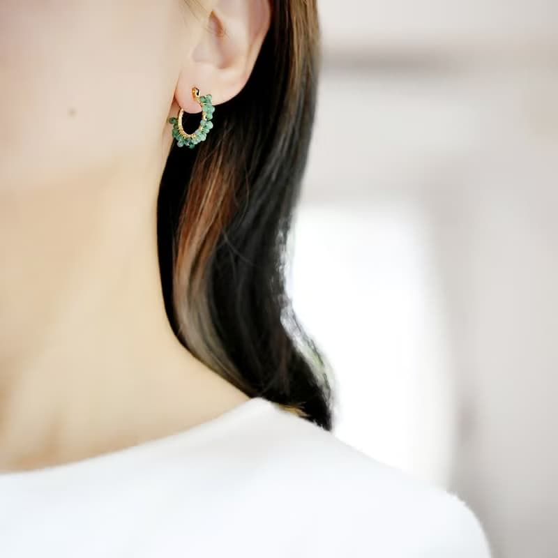 オリジナル 梅シリーズ エメラルドの フープピアスの 5月誕生石　両耳用 大