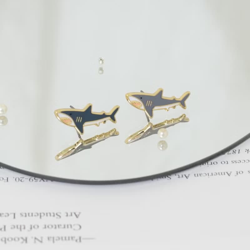 大白鯊 Great white shark 鯊魚 夾式耳環 醫療鋼針 生日禮物
