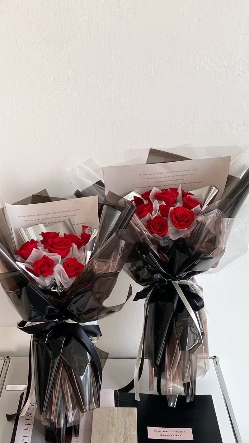 Floraflower 永生花束—銀河玫瑰