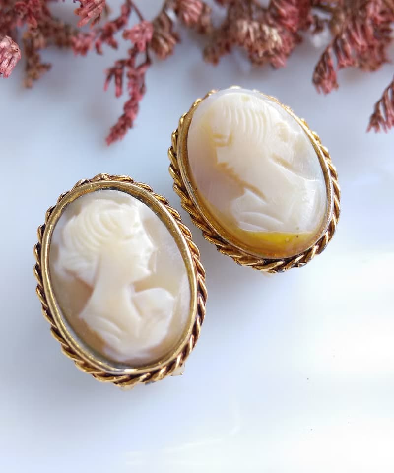 Vintage Jewelry 西洋古董飾品 CAMEO 手工 經典仕女 夾式耳環