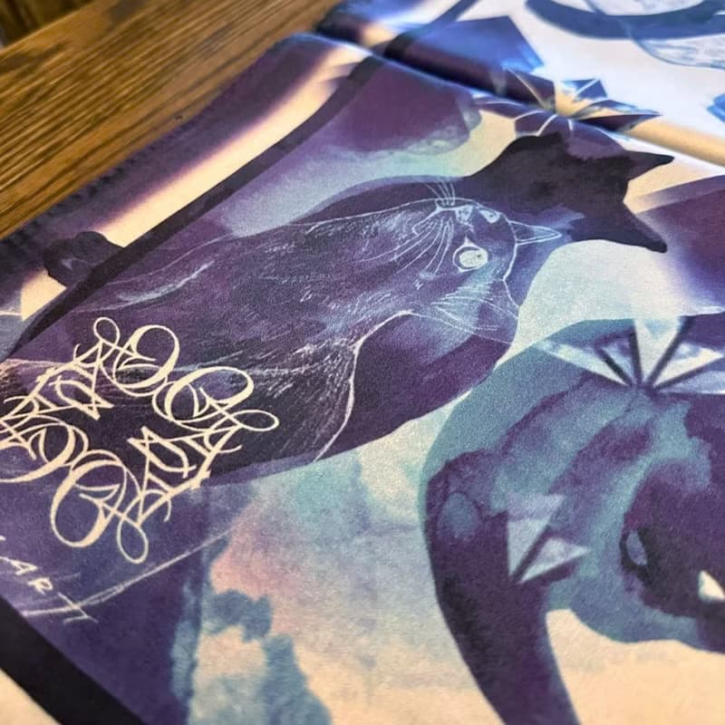 50cm角_silkscarf_藍猫柄のシルクスカーフ　ChristalART