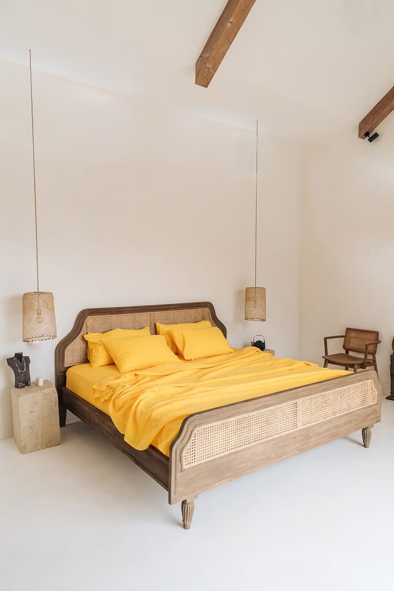 Bright yellow linen fitted sheet / Softened linen bed sheet / Deep pocket