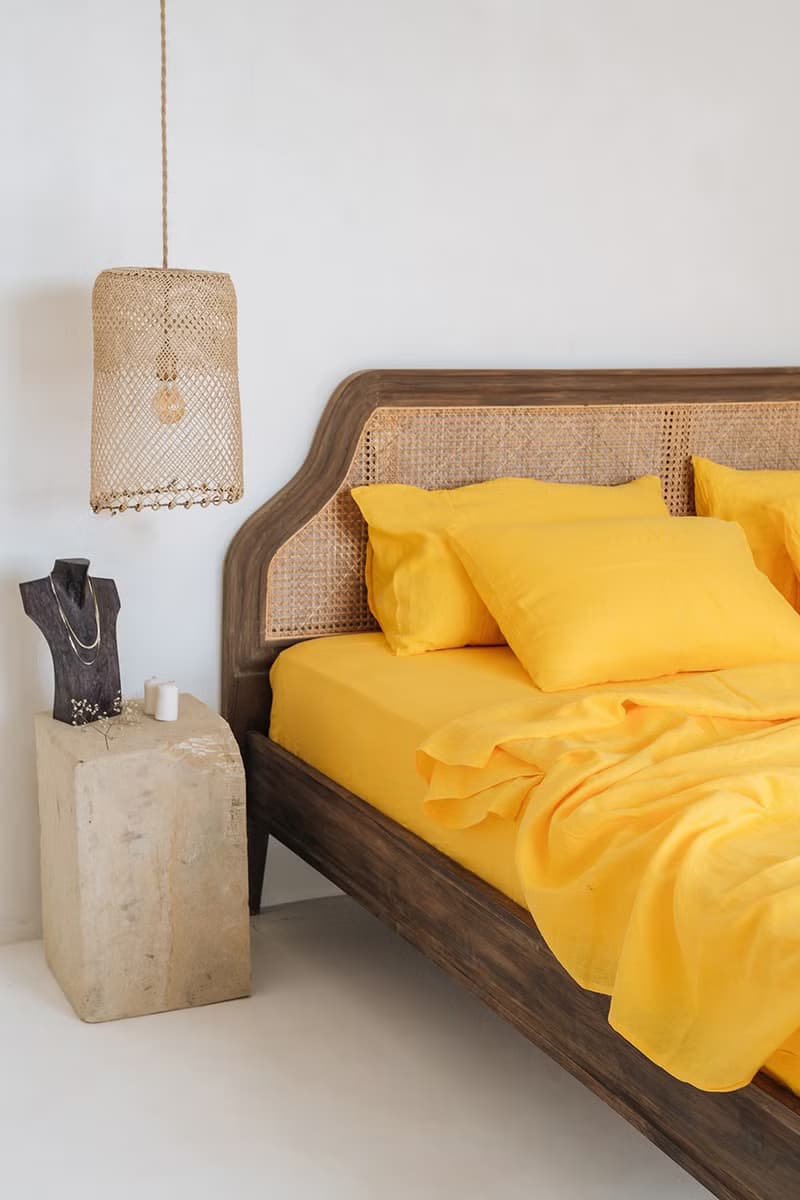 Bright yellow linen fitted sheet / Softened linen bed sheet / Deep pocket