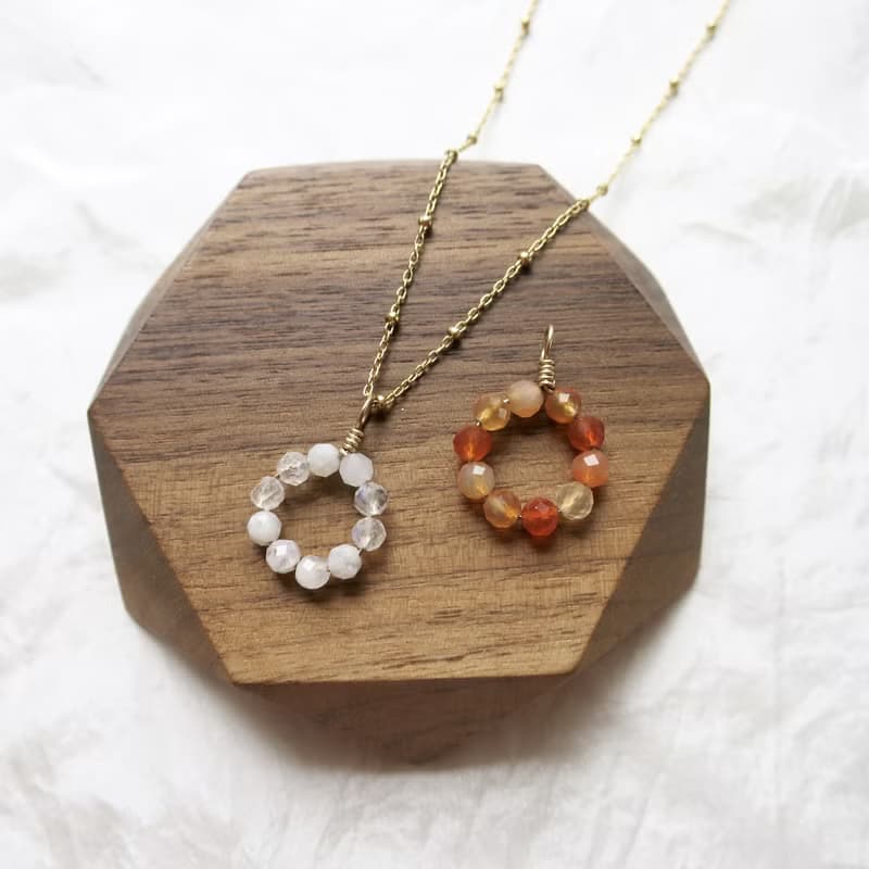 圓形吊墜 月光石或紅玉髓 美國進口14k包金鏈不褪色 母親節禮物