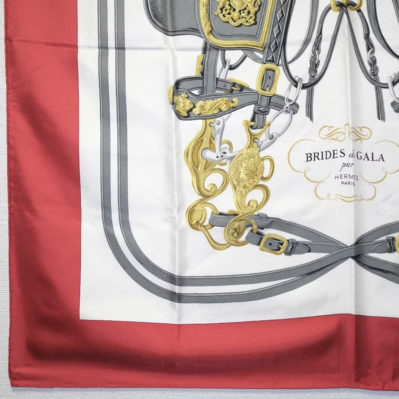 【日本直送】【HERMES】エルメス カレ90 BRIDES de GALA シルク 白 レディース スカーフ【中古】