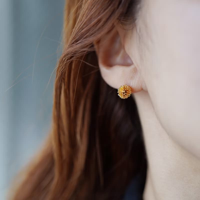 ボンボンピアス / イヤリングクリップ