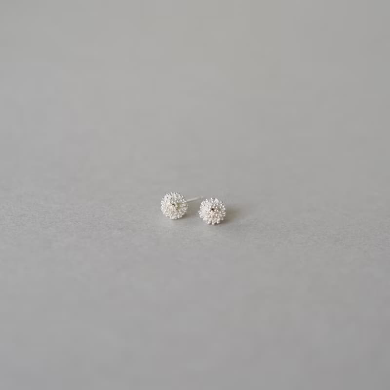 ボンボンピアス / イヤリングクリップ