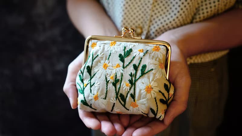 卡片收納/零錢包/口金包/刺繡/小花刺繡方形收納口金包