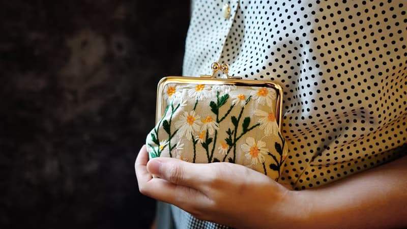 卡片收納/零錢包/口金包/刺繡/小花刺繡方形收納口金包