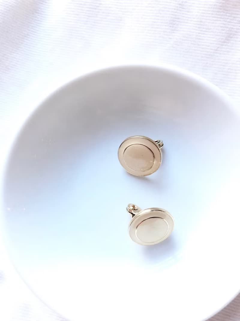 Vintage White Enamel Circle Clip On Earrings