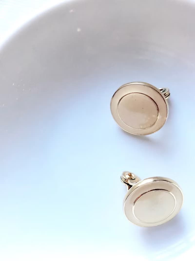 Vintage White Enamel Circle Clip On Earrings