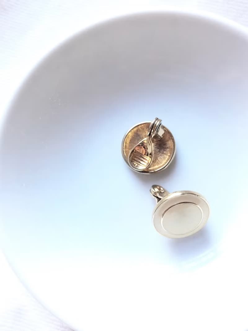 Vintage White Enamel Circle Clip On Earrings